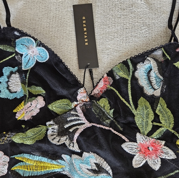 NWT Gorgeous Floral Print Bodysuit SZ L - Picture 4 of 6